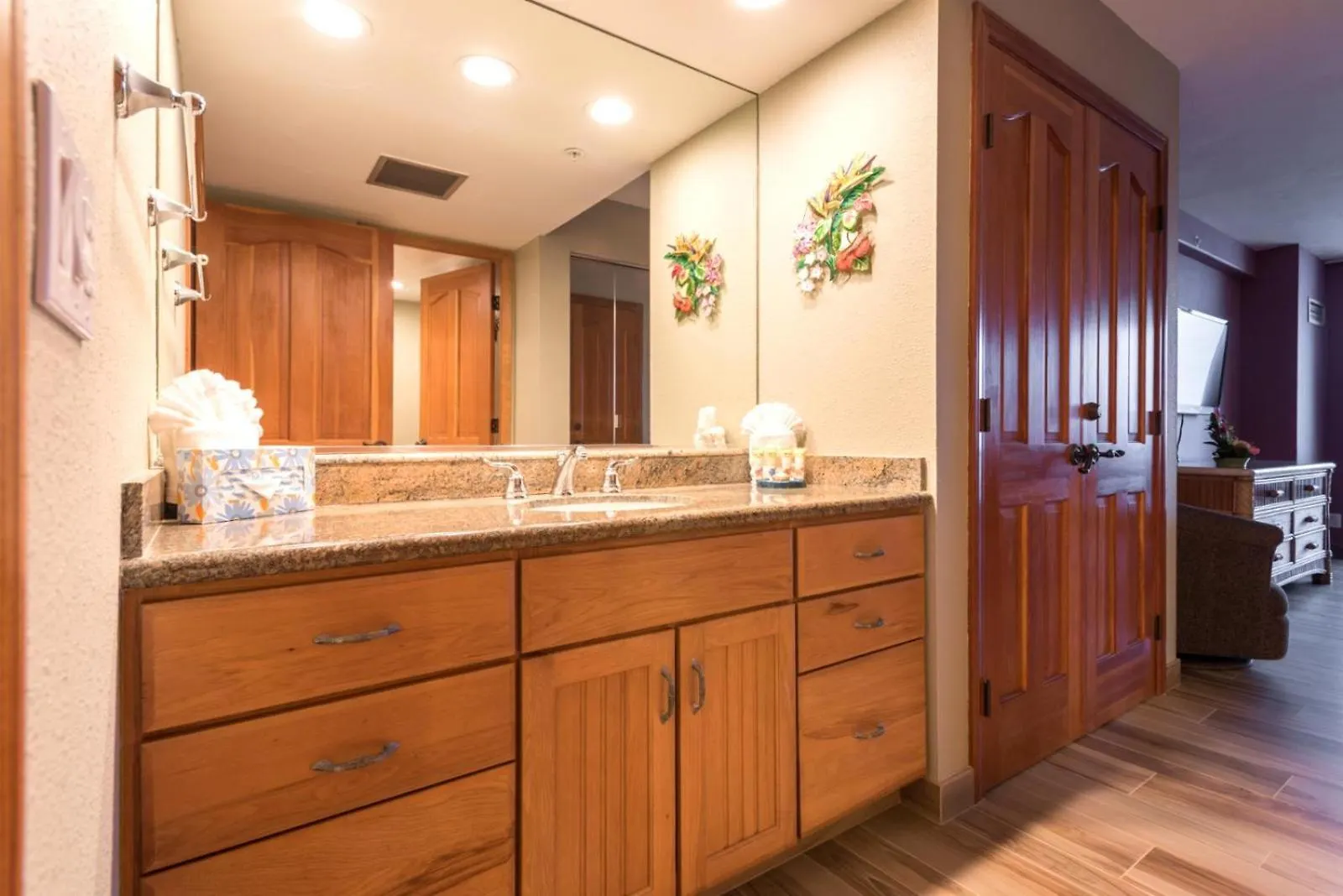 Kbm Resorts: Oceanfront Mahana with Rental Car Kaanapali Apartment