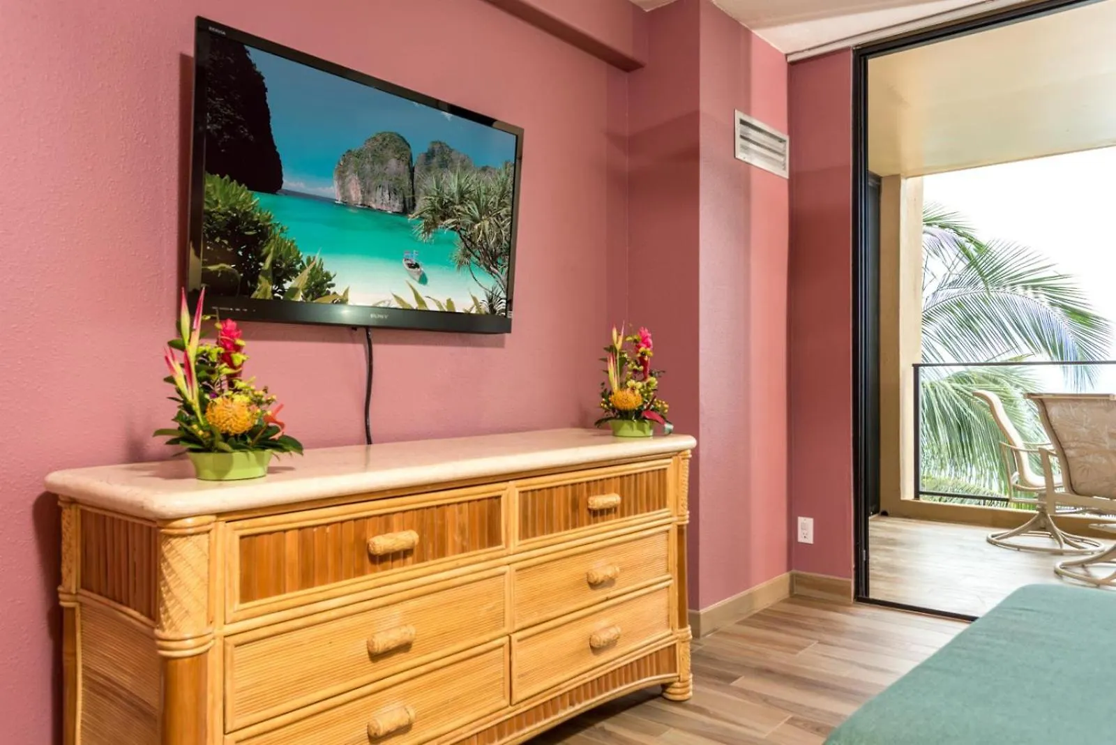 Kbm Resorts: Oceanfront Mahana with Rental Car Kaanapali